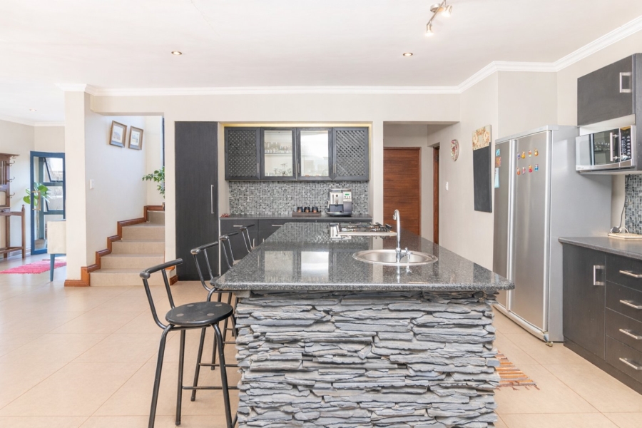 5 Bedroom Property for Sale in Xanadu Eco Park North West